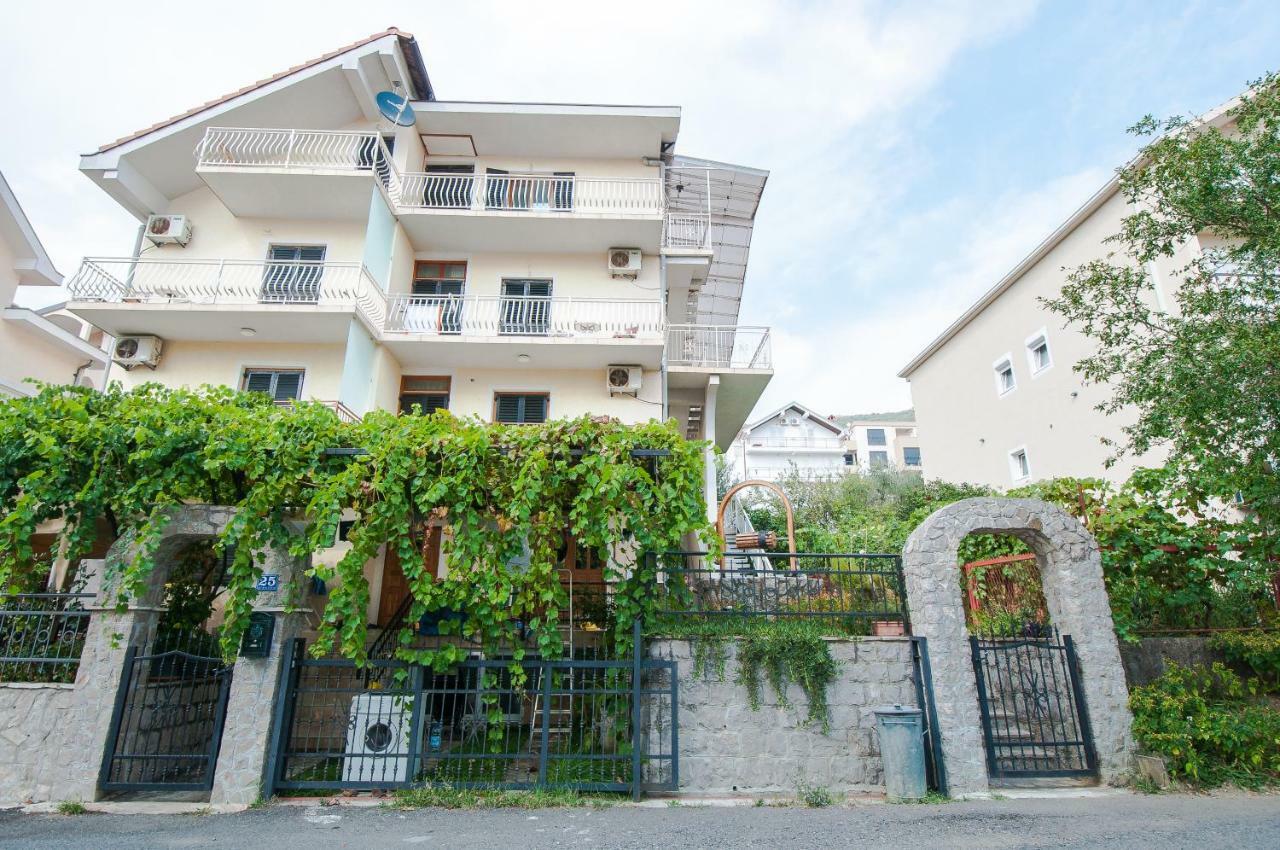 Apartments Milena Tivat Eksteriør billede